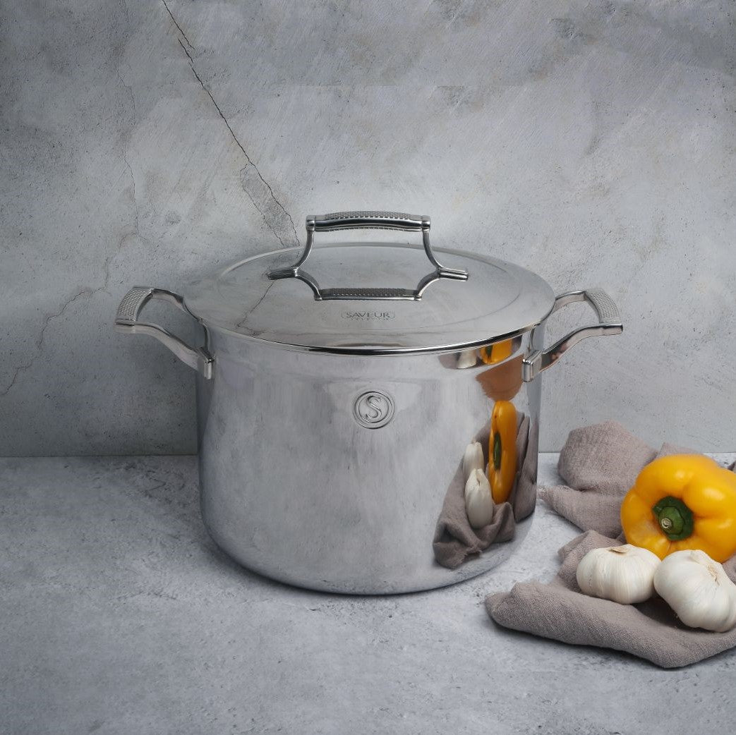 SAVEUR Selects - Tri-Ply Stainless Steel XL Stockpot with Insulated Lid - Buy Me Once UK